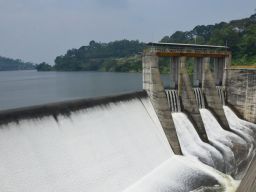 Gandeng ACWA Power, PLN Bangun 2 PLTS Terapung Lagi di Jabar dan Sumbar