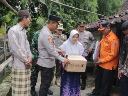 Polres Tuban bersama BPBD Beri Bantuan kepada Korban Terdampak Gempa