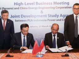 PLN Indonesia Power dan China Energy Sepakat Kaji Pengembangan Energi Hijau Skala Besar di Sulawesi