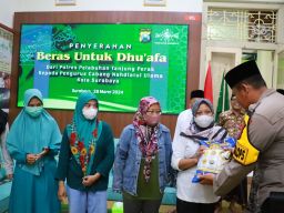 Raih Keberkahan di Bulan Ramadhan, Polres Tanjung Perak Gelar Bansos Untuk Para Dhuafa
