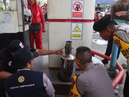 Jelang Mudik Lebaran Polres Pasuruan Kota Gandeng UPTD Metrologi Sidak SPBU Antisipasi Kecurangan