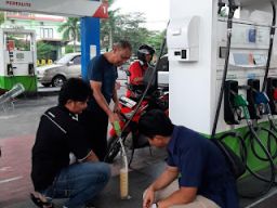 Jelang Mudik Polres Bojonegoro Sidak SPBU Periksa Takaran Dan Pastikan Stok BBM Aman