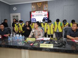 Polrestabes Surabaya Amankan 11 Orang di Jalan Kunti Diduga Pemain Narkoba