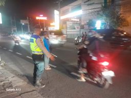 Prioritas Utama Menjaga Keamanan Wilayah Polsek Denbar Rutin Laksanakan Bluelight Patrol