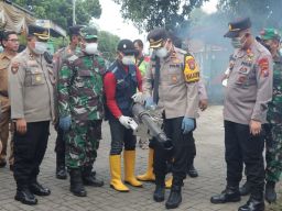 Antisipasi Penyebaran DBD, Polres Mojokerto Bersama Forkopimda Laksanakan Fogging Serentak