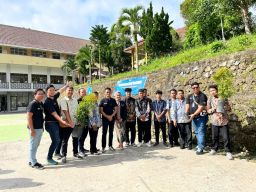 PLN Icon Plus Gelar CSR Goes To School di SMK Muhammadiyah 6 Donomulyo Untuk Peringati Hardiknas
