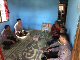 Polri Peduli, Polres Tulungagung Beri Bantuan Keluarga Balita yang Diduga Dibunuh Ayah Kandungnya