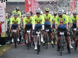 Kapolda Jatim Bersama Ribuan Pesepeda dari 17 Negara Ikuti Bromo KOM X 2024