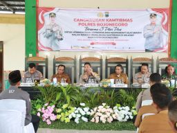 Cangkrukan Kamtibmas, Kapolres Bojonegoro Ajak Warga Perangi Judi Online dan Miras
