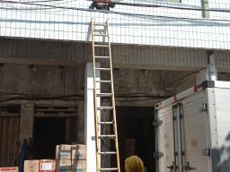 PLN Icon Plus Bersama Pemerintah Kota Surabaya Melaksanakan Penataan Jaringan Di Area Kota Lama