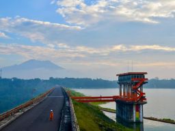 PLN-GD Power Kolaborasi Bangun PLTS Terapung di Karangkates 129 MWp