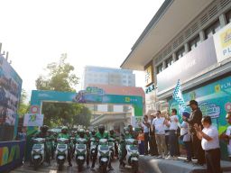 Peringati HLN Ke-79, PLN Kembali Pecahkan Rekor MURI Konvoi 2.200 Motor Listrik Terbanyak