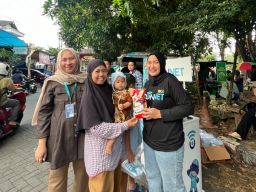 ICONNET Jatim Rayakan Hikmah Ramadan dengan Edukasi Digital dan Aksi Sosial di Randuagung Gresik