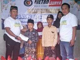Ramadan Penuh Berkah: Media Metrosurya.com Berikan Santunan Anak Yatim dan Bagi Bagi Takjil
