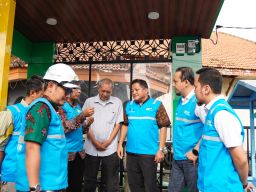 Dirut PLN Icon Plus Tinjau Langsung Implementasi OMP di Bangkalan sebagai Solusi Interim Digitalisasi Kelistrikan