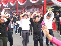 Polisi Sahabat Masyarakat: CFD dan Layanan Publik Warnai Hari Bhayangkara ke-79 di Polres Tanjung Perak"