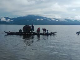 Dengan Semangat Kemerdekaan, PLN Tuntaskan Elektrifikasi di Kecamatan Lindu Sulteng, 607 KK