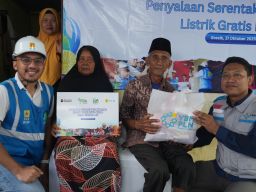 PLN UIP JBTB Nyalakan Harapan Warga Lewat Program “Light Up The Dream”