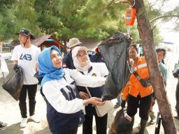 Menyambut Hari Pahlawan, PLN Rehabilitasi Mangrove Lindungi Pesisir Utara Jateng dari Banjir Rob Bersama Warga