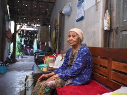 Semangat Hari Sumpah Pemuda, PLN Berbagi Terang untuk Masyarakat di Berbagai Daerah Sambut HLN ke-80