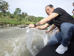 Hari Kesaktian Pancasila, PLN dan KLH Gelar Aksi Bersih DAS Ciliwung, Angkut 176 Kg Sampah dan Tanam 2.500 Pohon