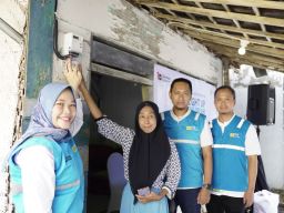 Tebar Kebaikan Ramadan, PLN Icon Plus Dukung Nyalakan 350 Sambungan Listrik Warga Pra Sejahtera Jatim
