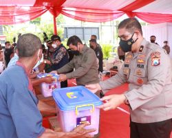 Wakapolda Jatim Cek Vaksinasi Serentak di Lamongan