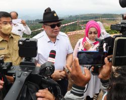 Temui Warga Korban Penggusuran Tol Cisumdawu, Ketua DPD RI Desak Pembayaran Diselesaikan