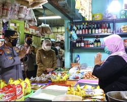 Minyak Curah Terdistribusi dan Harga Sesuai HET, Pedagang Pasar Ucapkan Terima Kasih ke Kapolri
