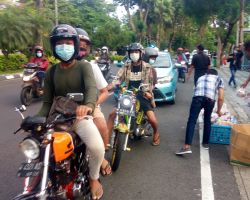 Hari Pertama Pengurus LaNyalla Academia Bagikan 1000 Paket Takjil di Bulan Ramadhan