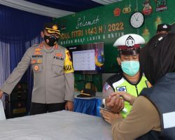 Cek Pospam Hadapi Arus Balik Lebaran, Kapolrestabes Surabaya Instruksikan Respon Cepat Masyarakat yang Perlu Bantuan