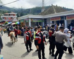 Polres Magetan Lakukan Rekayasa Lalu Lintas dan Siagakan Tim Drogba di Kawasan Wisata Sarangan