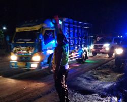 Respon Cepat Polisi dan Masyarakat Probolinggo Tangani Banjir