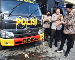 Siap Amankan Pilkades, Polresta Sidoarjo Terima Dua Truk Operasional dari Pemkab Sidoarjo