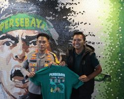 Kapolrestabes Surabaya Ajak Bonek Merayakan Anniversary 95 th Persebaya Nobar di Mako Polrestabes