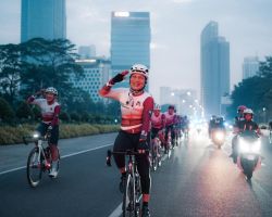 Tergabung dalam Regu Bima, Kapolda Jatim Ikuti Sepeda Beregu Presisi Khatulistiwa