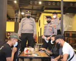 Polres Tanjung Perak Gelar Patroli Pamor Keris, Cegah Penyebaran Covid-19