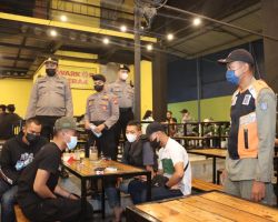 Kendalikan Kamtibmas dan Cegah Penyebaran Covid -19 Polres Tanjung Perak Patroli Pamor Keris