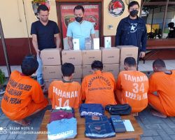 Polres Tanjung Perak Berhasil Menangkap Komplotan Penggelapan Ratusan Handphone Senilai 1,5 Miliyar