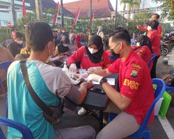 Polres Bojonegoro Gelar Vaksinasi dan Pengobatan Gratis di Kawasan CFD