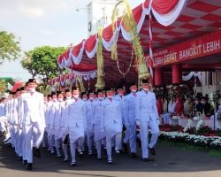 Upacara HUT RI ke 77 Walikota Surabaya Eri Cahyadi Berjanji Berkunjung Ke Veteran Se Kota Surabaya