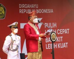 Peringatan HUT ke-77 RI, 6 Insan PLN Raih Penghargaan Satyalancana dari Presiden Jokowi