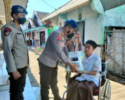 Peduli Kaum Disabilitas, Satpolairud Polres Probolinggo Beri Bantuan Door to door