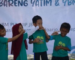 "Dolanan Bareng Anak Yatim" Wadah Berbagi YBM PLN