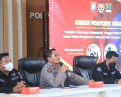 Kolaborasi Bersama Mahasiswa, Humas Polrestabes Surabaya Gelar Seminar Melawan Hoax