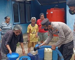 Polres Ponorogo Distribusikan 8.000 liter Air Bersih Bantu Warga Terdampak Kekeringan di Desa Sidoharjo
