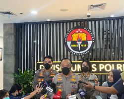 Kerahkan Tim DVI, Polri Gerak Cepat Berikan Pertolongan Korban Kerusuhan Laga Arema Vs Persebaya