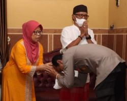 Awali Tugas Kapolres Malang AKBP Putu Kholis Aryana Kunjungi Korban Tragedi Kanjuruhan