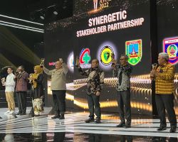 Biddokes Polda Jatim Menerima Penghargaan Kategori Excellent Health Services Initiatives In Bhayangkara Prioritas