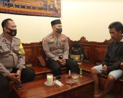 Polres Malang Kunjungi Rumah Duka Aremania Yang Meninggal di Mergosono